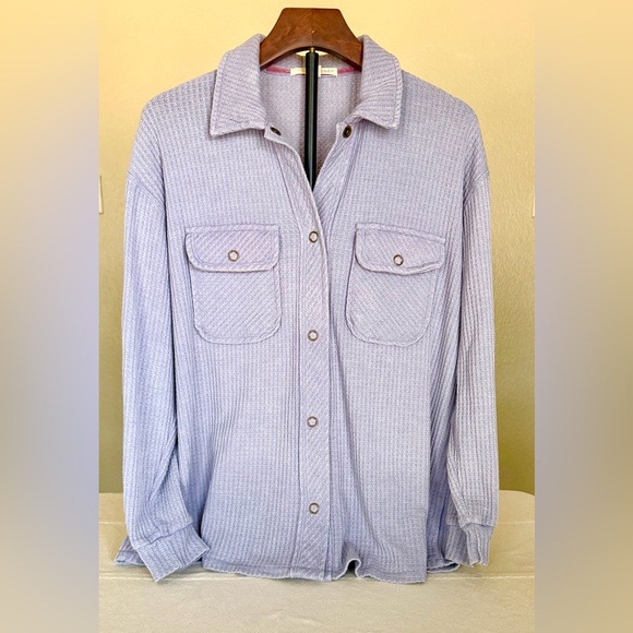 Like new Rewind lavender waffle snap button down top size medium - Picture 2 of 4